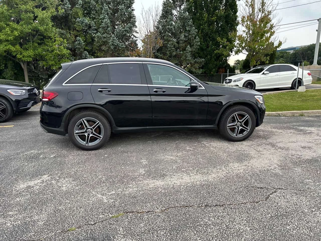 Mercedes-Benz GLC 300 * CARFAX * ОПЦИЯ ЗА ФИНАНСИРАНЕ * , снимка 3 - Автомобили и джипове - 55580572