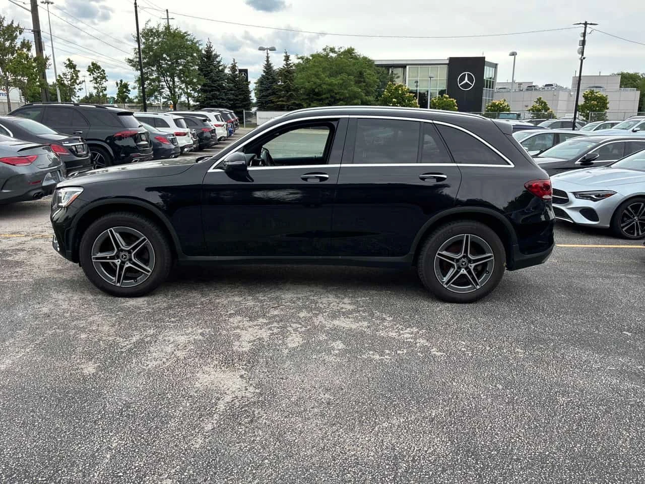Mercedes-Benz GLC 300 * CARFAX * ОПЦИЯ ЗА ФИНАНСИРАНЕ * , снимка 2 - Автомобили и джипове - 55580572