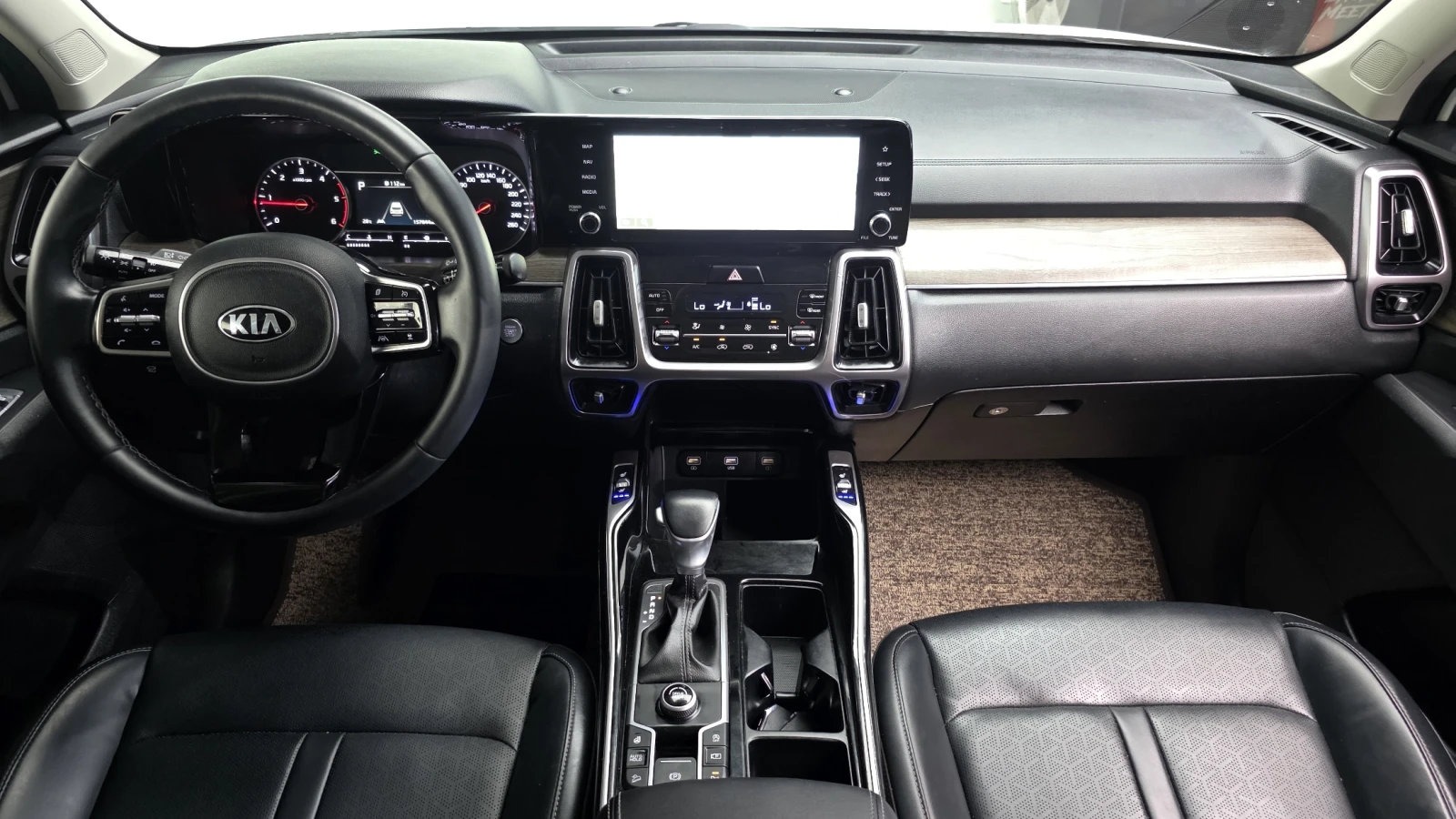Kia Sorento 2.2 Diesel 2WD Prestige autogeorge.com, снимка 7 - Автомобили и джипове - 55708377