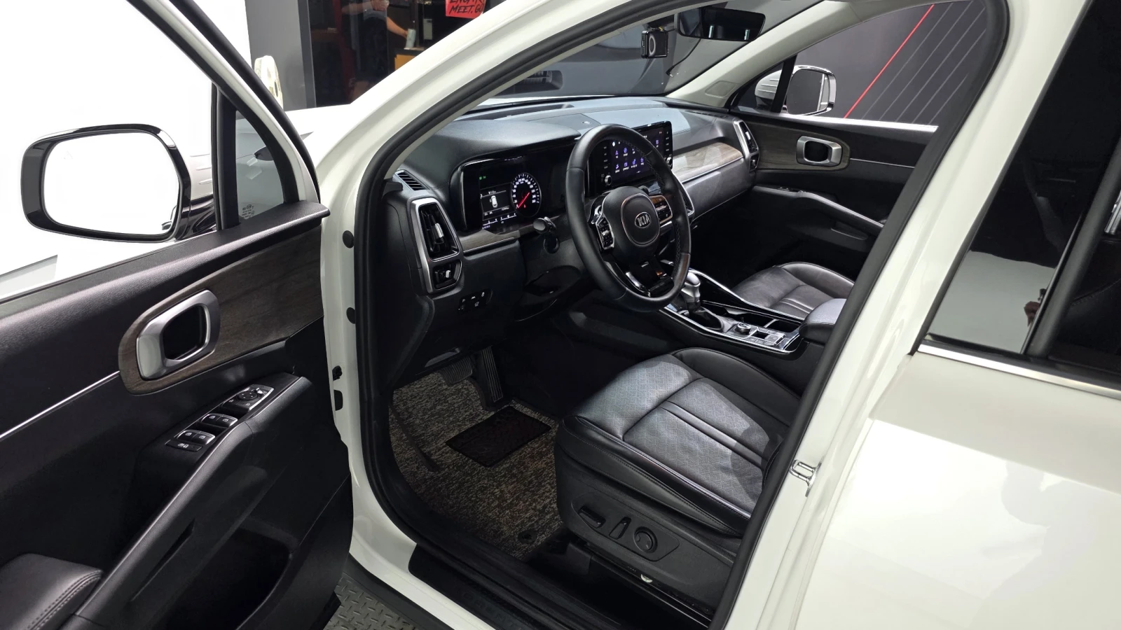 Kia Sorento 2.2 Diesel 2WD Prestige autogeorge.com, снимка 9 - Автомобили и джипове - 55708377
