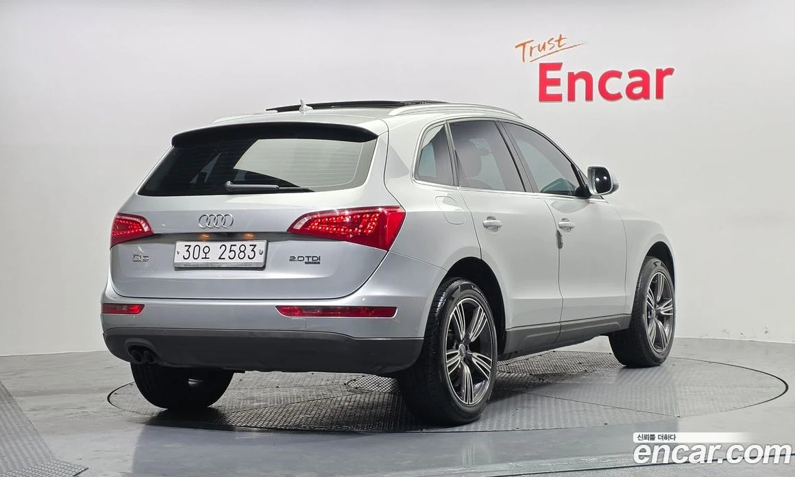 Audi Q5 2.0 TDI Quattro Dynamic 8R, снимка 2 - Автомобили и джипове - 55965281