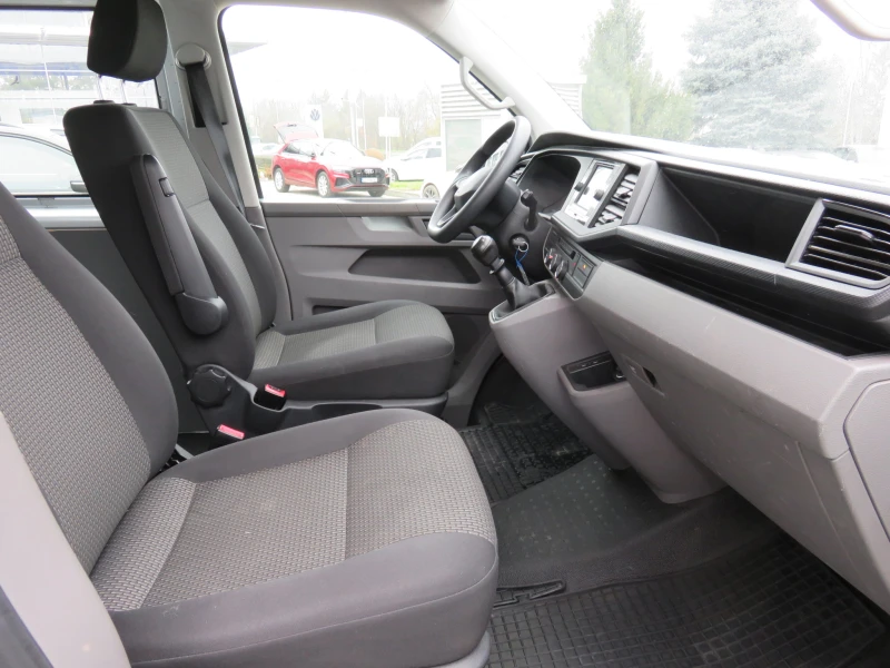 VW Transporter Kombi 2.0TDI, снимка 6 - Бусове и автобуси - 53462719