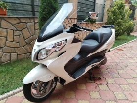 Suzuki Burgman 400i 10G КАТО НОВ!!! , снимка 2