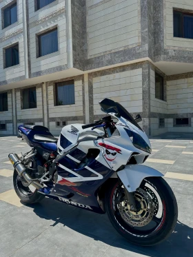 Обява за продажба на Honda Cbr F4i SPORT 600cc ~7 999 лв. - изображение 1