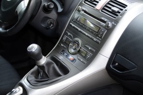 Toyota Auris 1.4 D4D , снимка 14 - Автомобили и джипове - 41676579