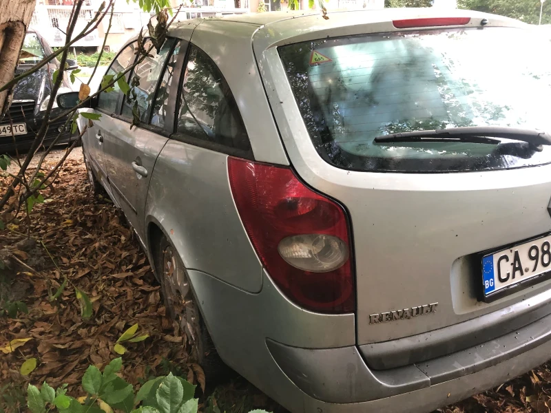 Renault Laguna 1.8i 16V ГАЗ, снимка 7 - Автомобили и джипове - 48044692