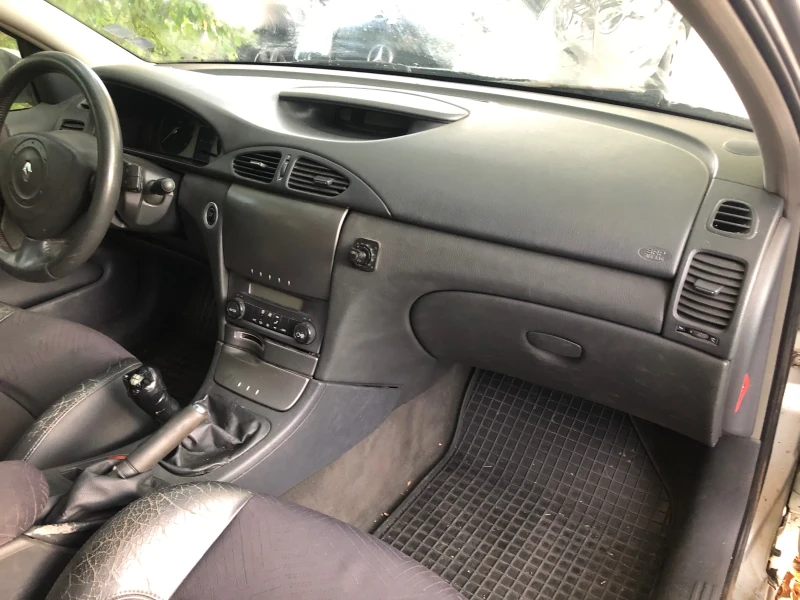 Renault Laguna 1.8i 16V ГАЗ, снимка 12 - Автомобили и джипове - 48044692