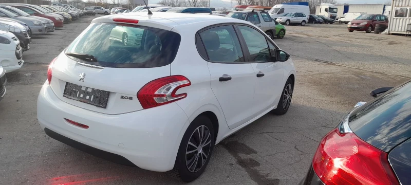 Peugeot 208 1.0vvt , снимка 4 - Автомобили и джипове - 49220218