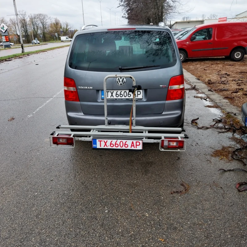 VW Touran, снимка 3 - Автомобили и джипове - 48049555