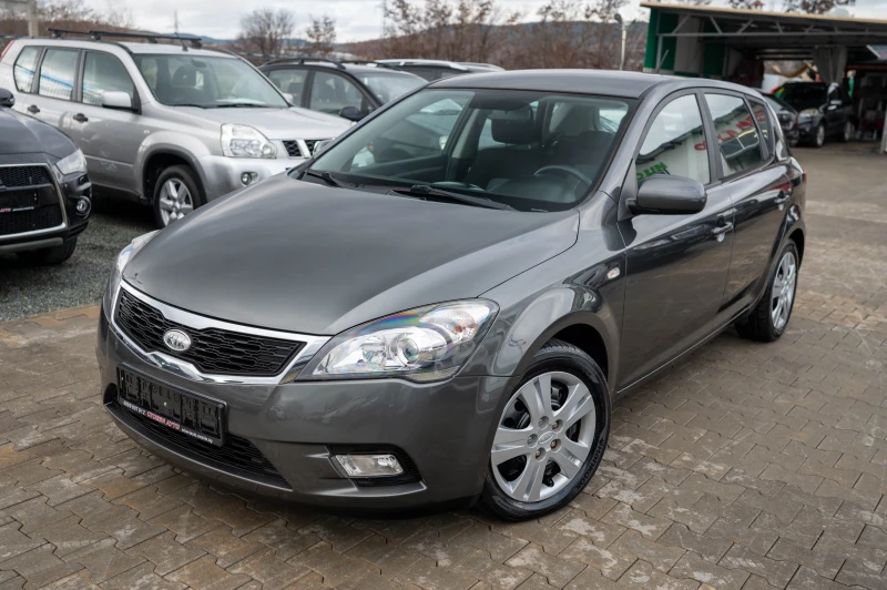 Kia Ceed 1.4* 2011г* 90кс, снимка 3 - Автомобили и джипове - 48296824