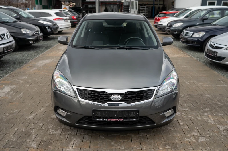 Kia Ceed 1.4* 2011г* 90кс, снимка 4 - Автомобили и джипове - 48296824