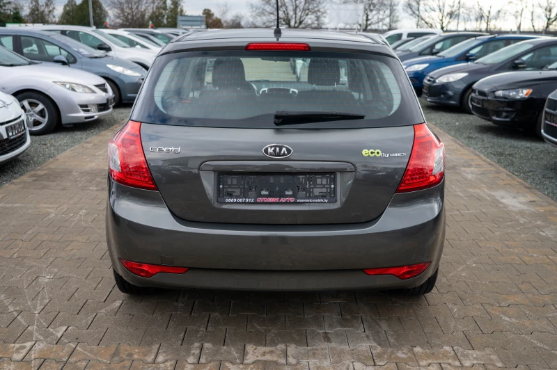 Kia Ceed 1.4* 2011г* 90кс, снимка 8 - Автомобили и джипове - 48296824