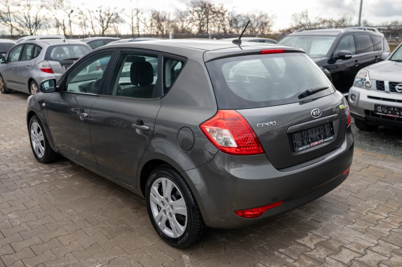 Kia Ceed 1.4* 2011г* 90кс, снимка 6 - Автомобили и джипове - 48296824