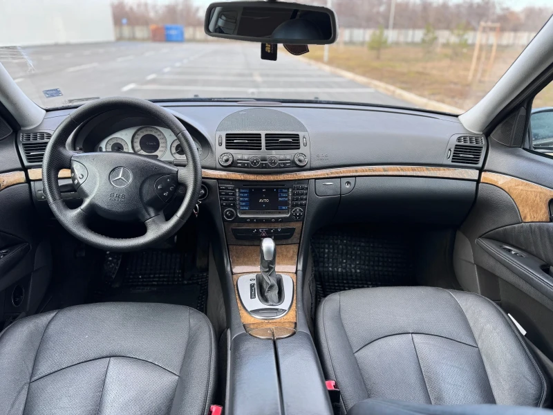 Mercedes-Benz E 280, снимка 10 - Автомобили и джипове - 48560492