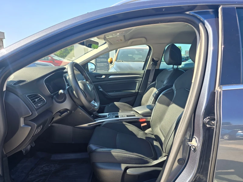 Renault Megane 1.3 Tce, снимка 6 - Автомобили и джипове - 50909867