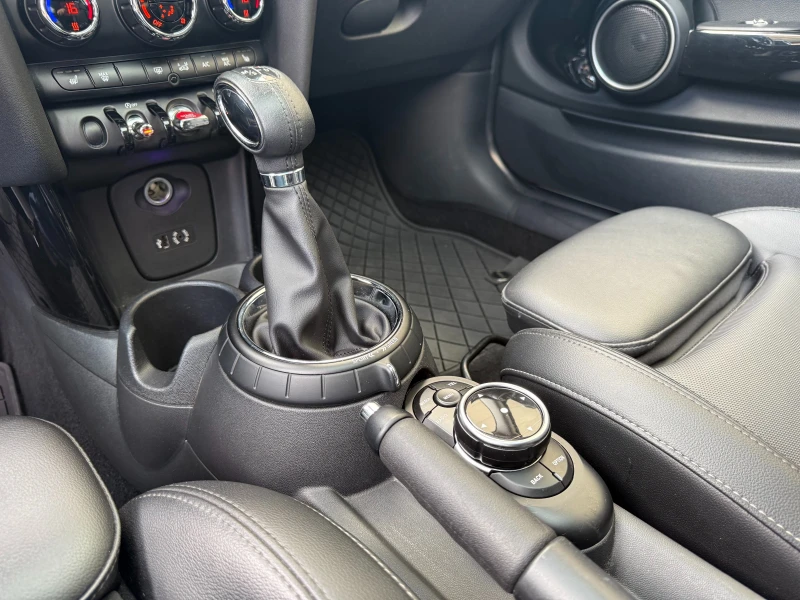Mini Cooper s 192к.с. Панорама/Кожен салон/Подгрев, снимка 12 - Автомобили и джипове - 52052630