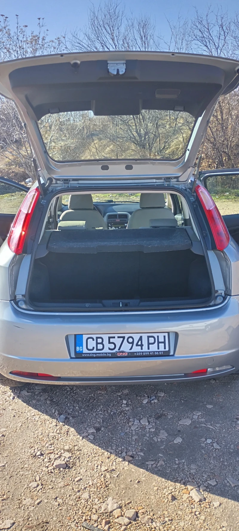 Fiat Punto Grande 1.4 I, снимка 2 - Автомобили и джипове - 52465162