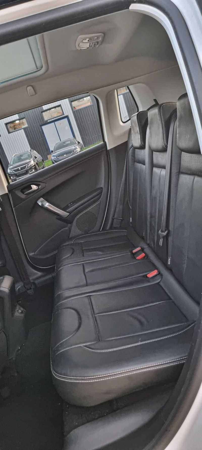 Peugeot 2008 1.6 e- hdi Feline Titane, снимка 13 - Автомобили и джипове - 52529432