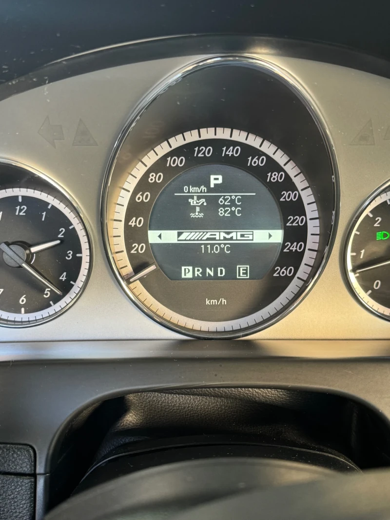 Mercedes-Benz E 350 FULL AMG OPTIC HARMAN/KARDON LOGIC 7, снимка 12 - Автомобили и джипове - 52853192