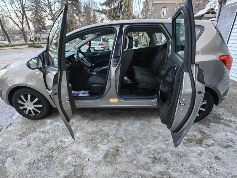 Opel Meriva 1.3CDTI , снимка 11 - Автомобили и джипове - 52917457