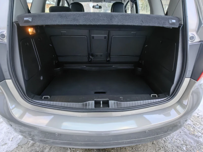 Opel Meriva 1.3CDTI , снимка 16 - Автомобили и джипове - 52917457