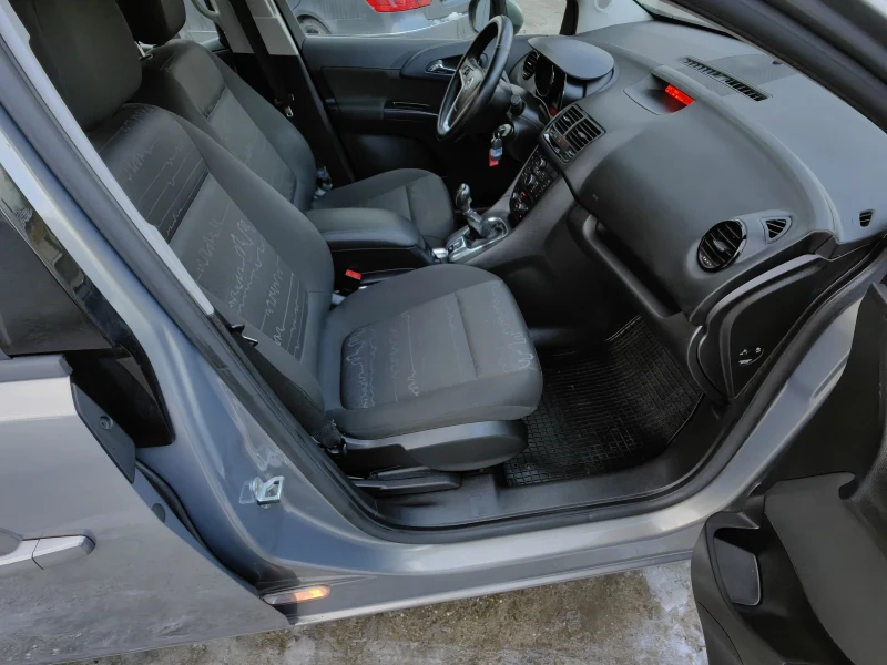Opel Meriva 1.3CDTI , снимка 15 - Автомобили и джипове - 52917457