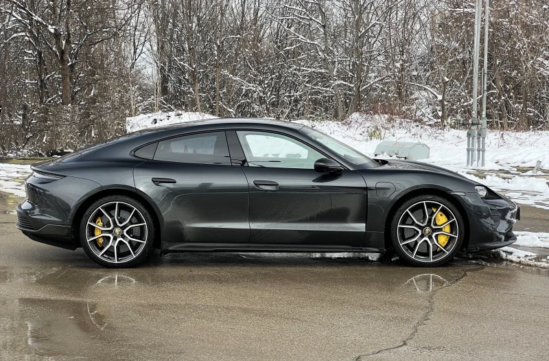 Porsche Taycan TURBO S/CERAMIC/CARBON DESIGN/SPORT CH/BOSE/MATRIX, снимка 7 - Автомобили и джипове - 53415961