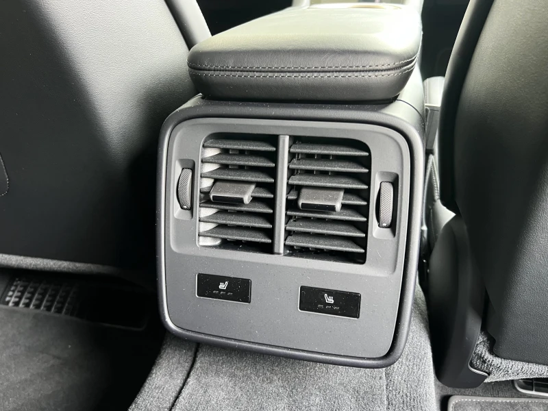 Porsche Taycan TURBO S/CERAMIC/CARBON DESIGN/SPORT CH/BOSE/MATRIX, снимка 16 - Автомобили и джипове - 53415961