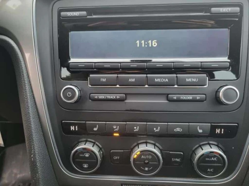 VW Passat * ACCIDENT FREE! TDI Trendline w/ Bluetooth * CARF, снимка 12 - Автомобили и джипове - 53529055