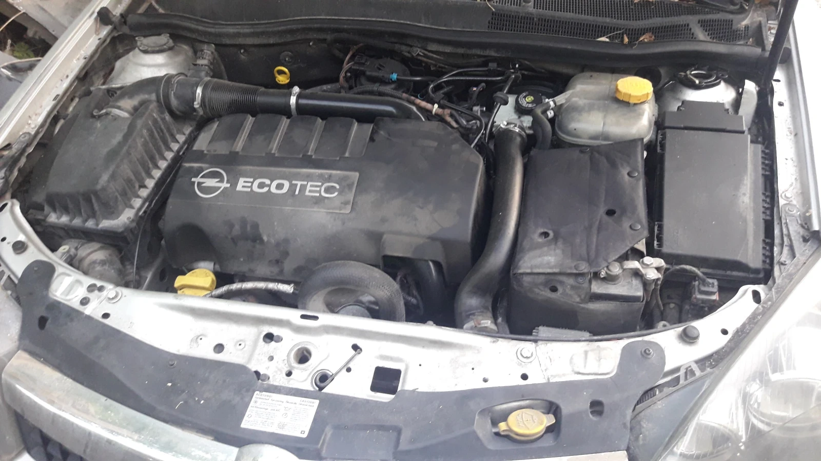 Opel Astra 1.3 GTC, снимка 14 - Автомобили и джипове - 47541017