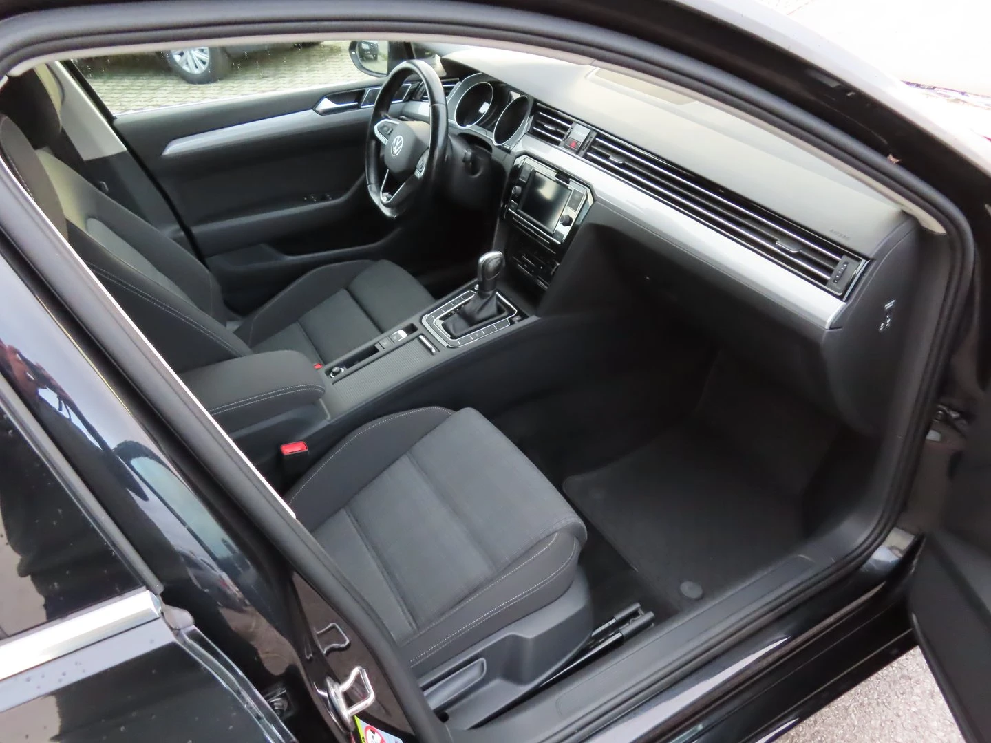 VW Passat Business 2.0 TDI SCR DSG | Mobile.bg � ����������� 6