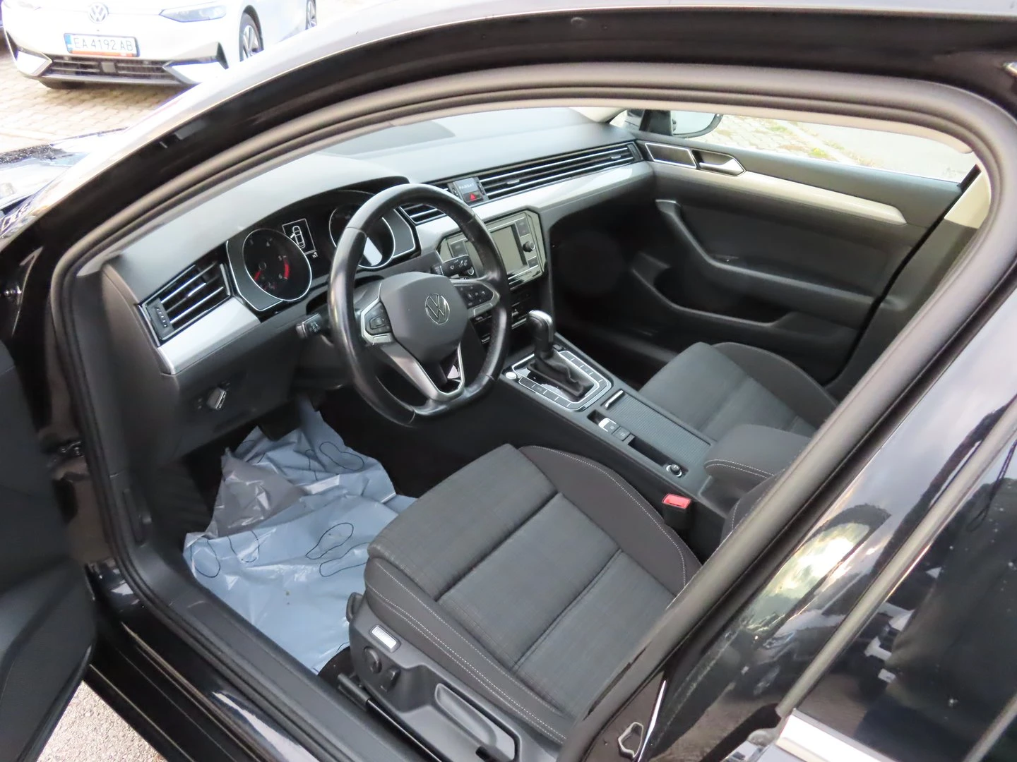 VW Passat Business 2.0 TDI SCR DSG - изображение 4