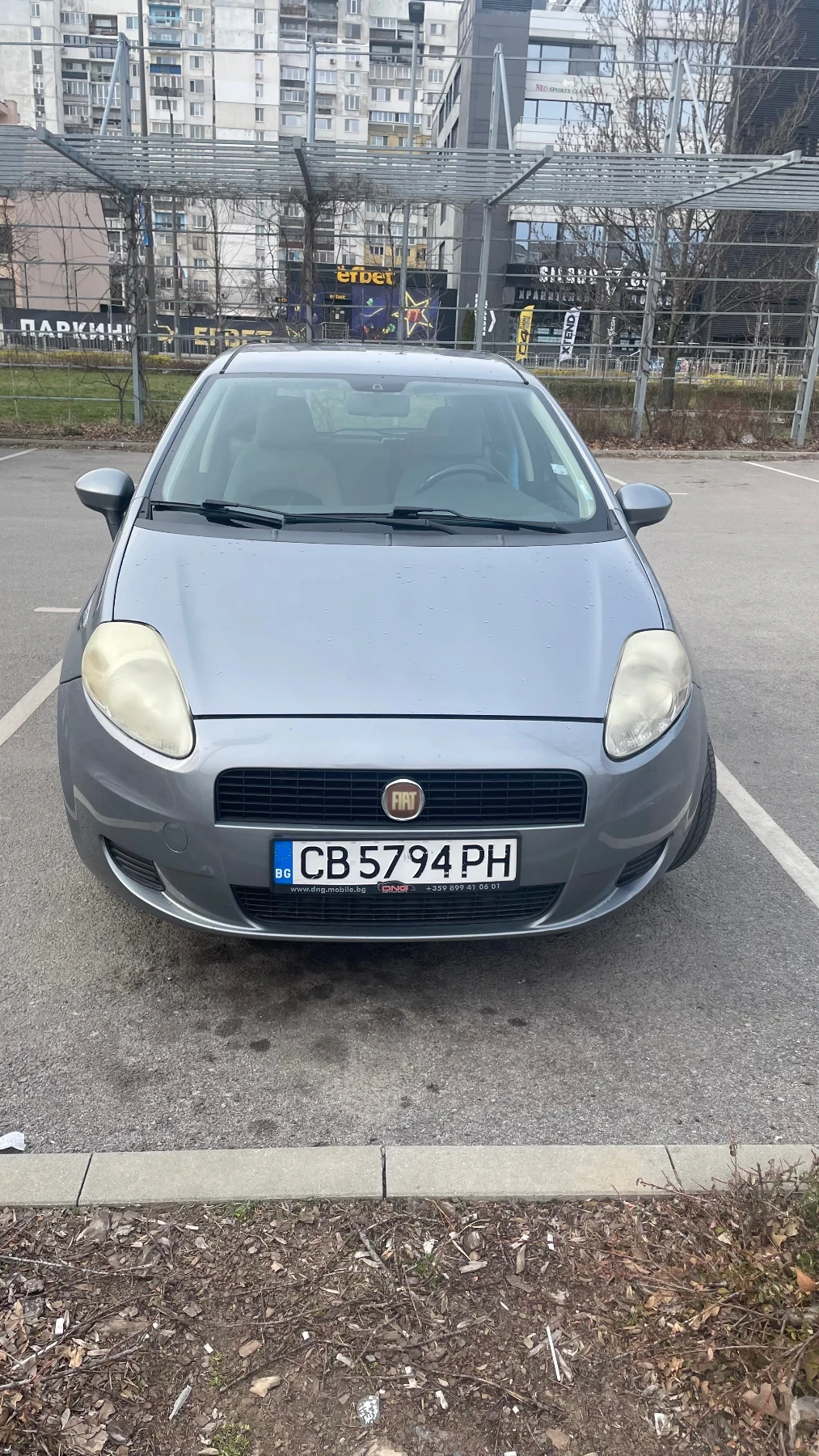 Fiat Punto Grande 1.4 i, снимка 2 - Автомобили и джипове - 53332330
