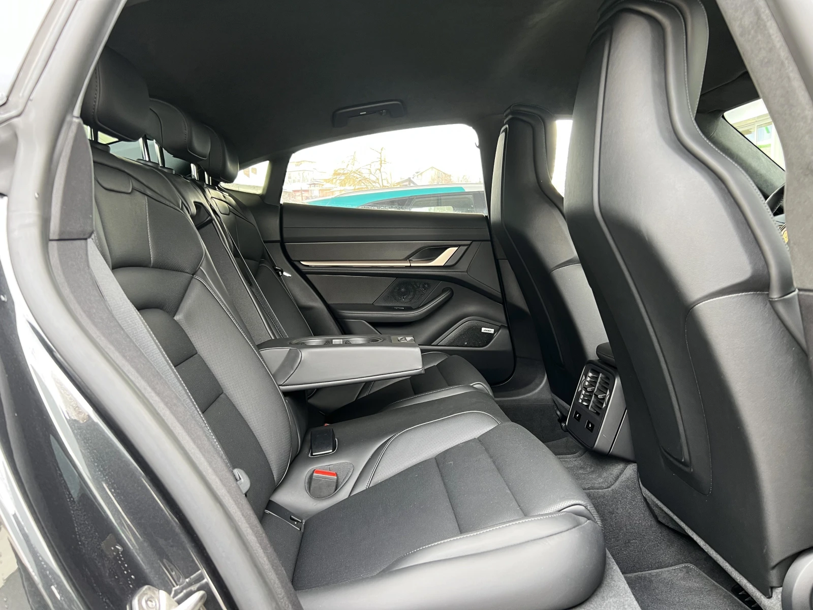 Porsche Taycan TURBO S/CERAMIC/CARBON DESIGN/SPORT CH/BOSE/MATRIX | Mobile.bg � ����������� 15