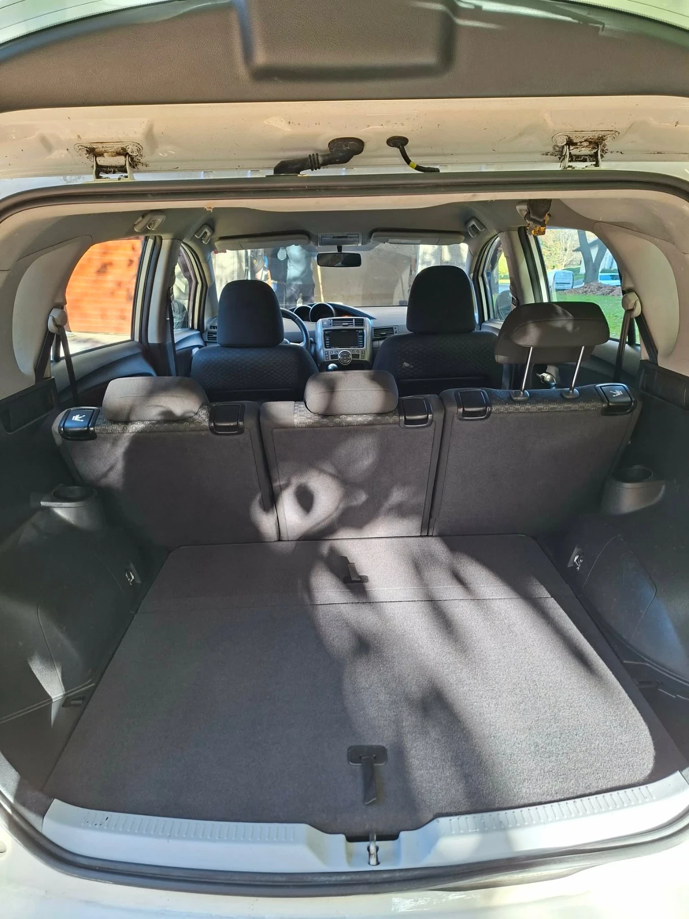 Toyota Verso 2.2, снимка 11 - Автомобили и джипове - 53825040