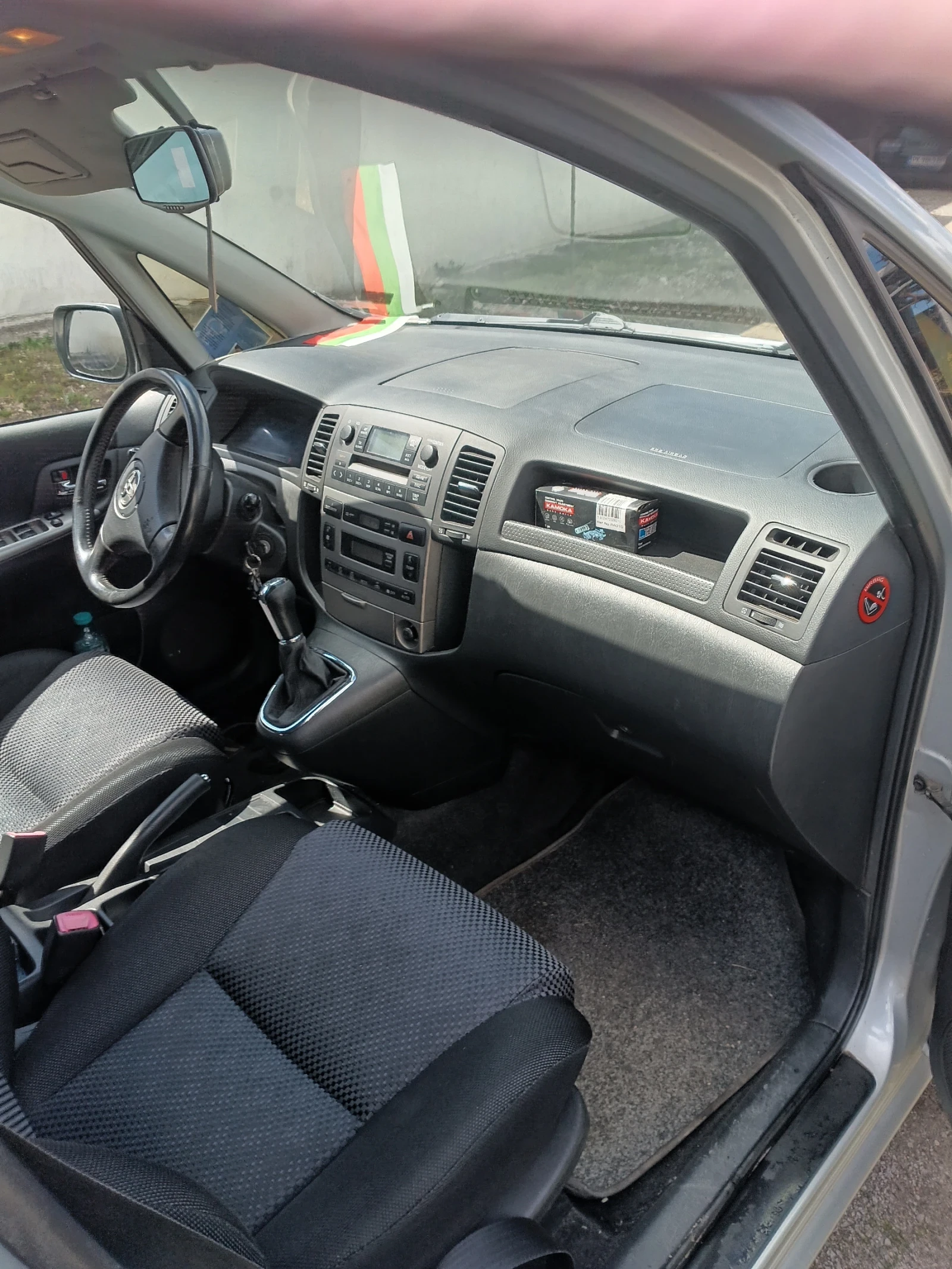 Toyota Corolla verso, снимка 4 - Автомобили и джипове - 53924879