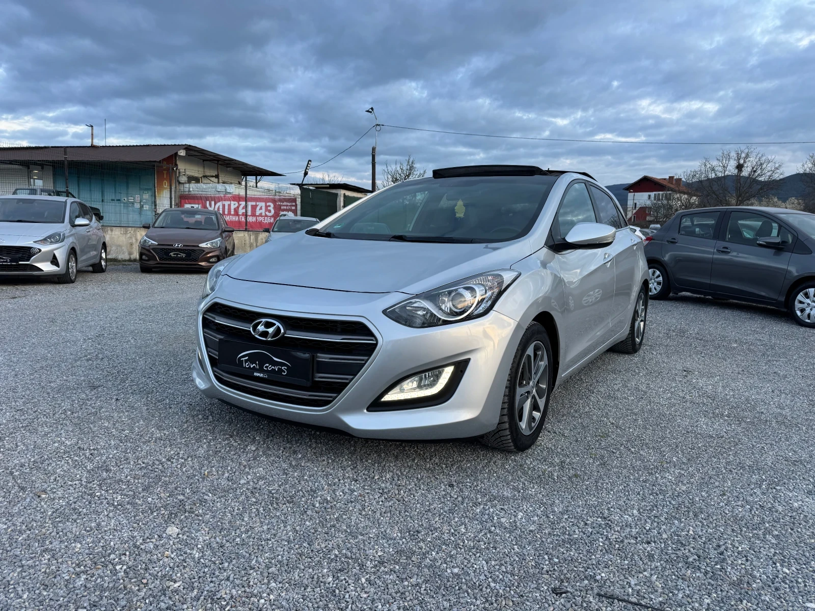 Hyundai I30 1.6CRDI AUTOMATIC! PANO! NAVI!! CAMERA! FULL LED!