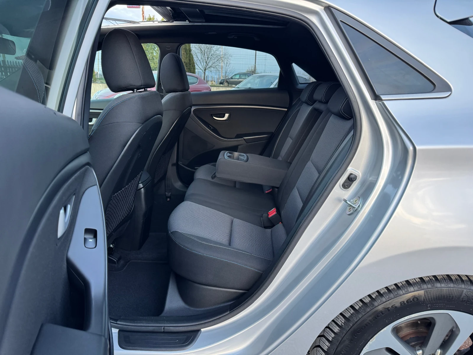 Hyundai I30 1.6CRDI AUTOMATIC! PANO! NAVI!! CAMERA! FULL LED! | Mobile.bg � ����������� 16