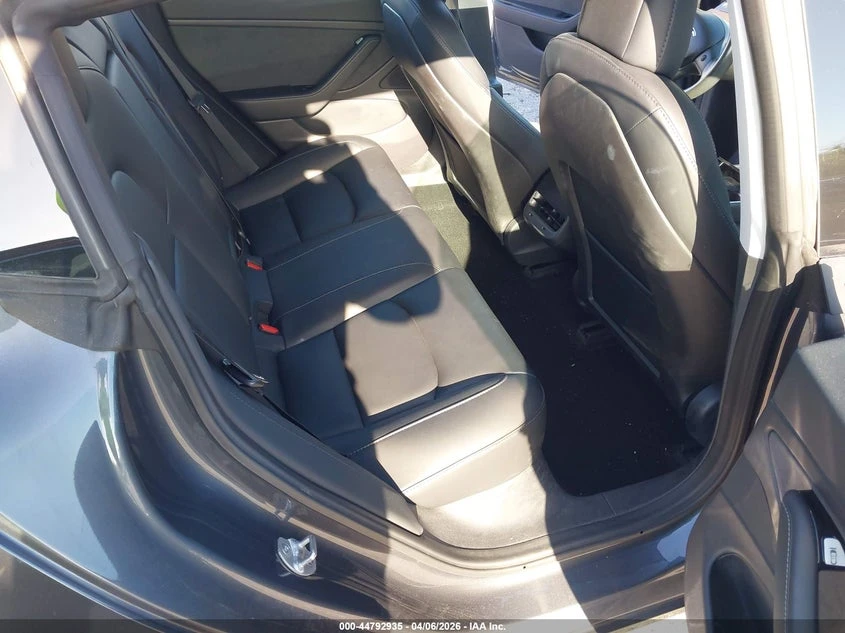 Tesla Model 3 Long Range/Performance, снимка 8 - Автомобили и джипове - 54273279