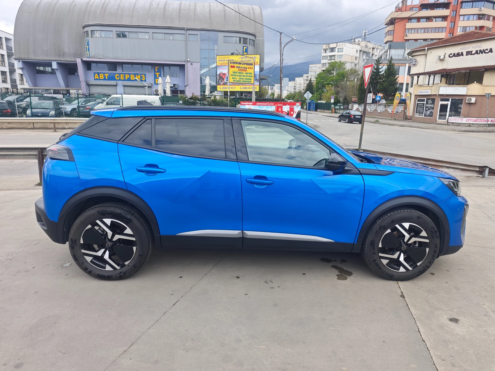 Peugeot 2008 ALLURE 1.2 ГАРАНЦИЯ до 10.2028, снимка 8 - Автомобили и джипове - 54382158