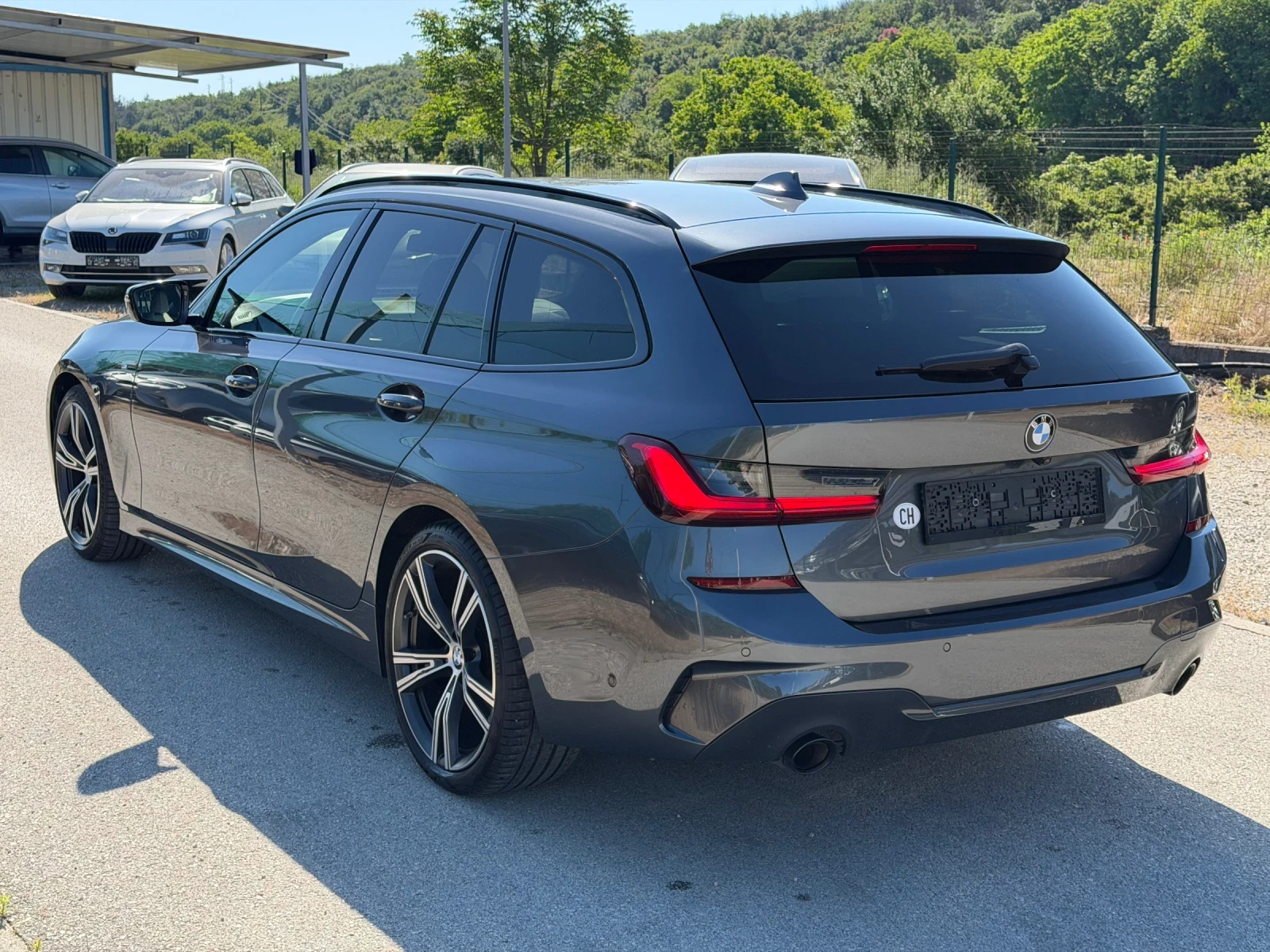 BMW 320 XDrive 2.0d M-sport paket Швейцария, снимка 4 - Автомобили и джипове - 54717831