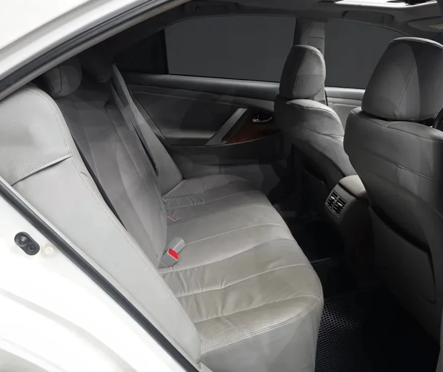 Toyota Camry 2.4 Хибрид, снимка 10 - Автомобили и джипове - 54996415