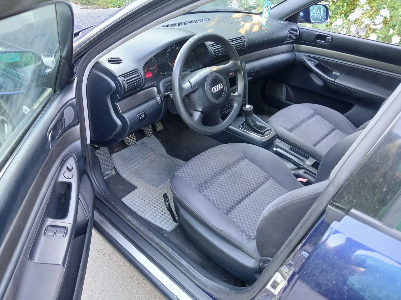 Audi A4 1, 6i, снимка 8 - Автомобили и джипове - 55304782