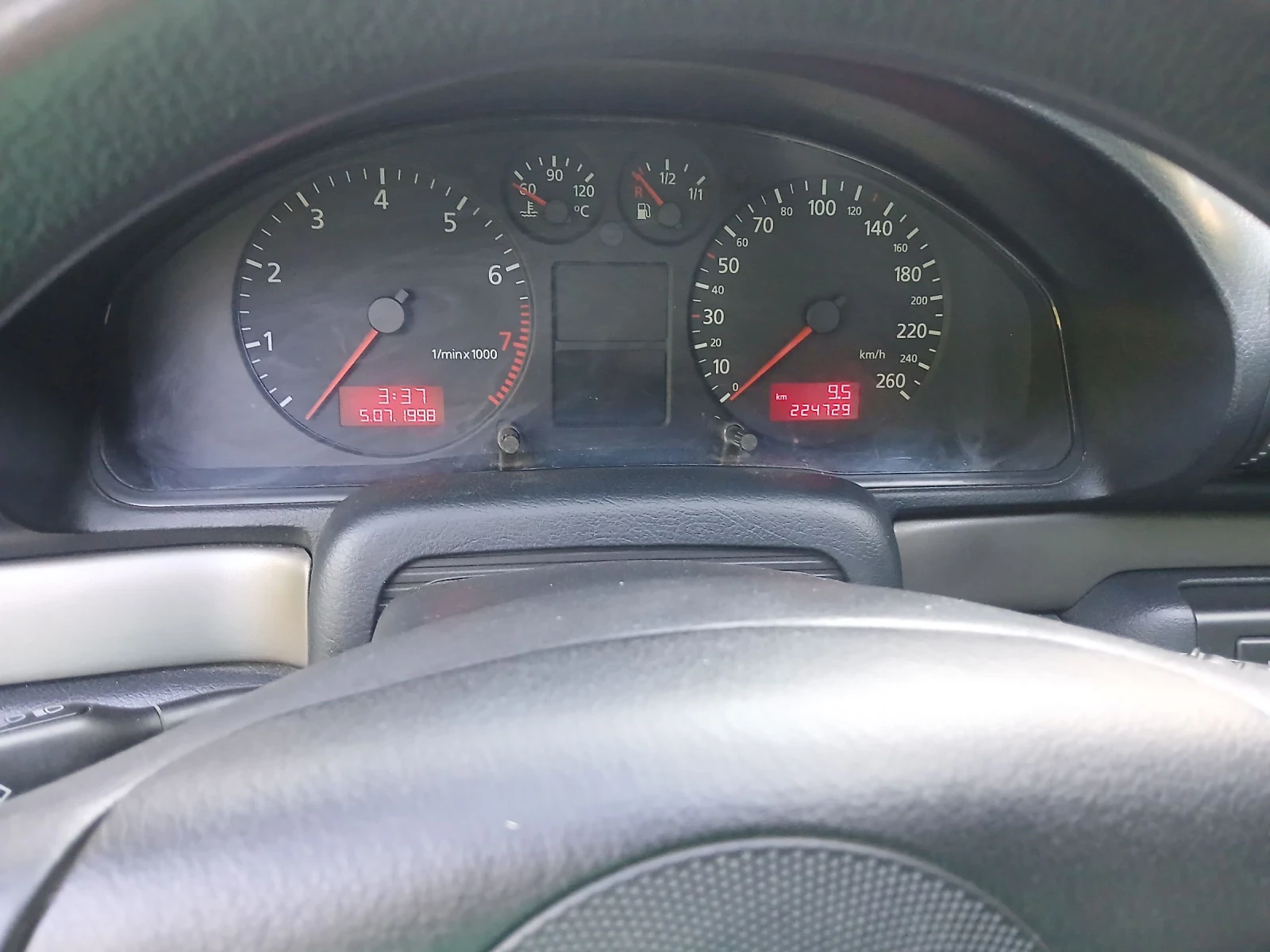 Audi A4 1, 6i, снимка 10 - Автомобили и джипове - 55304782