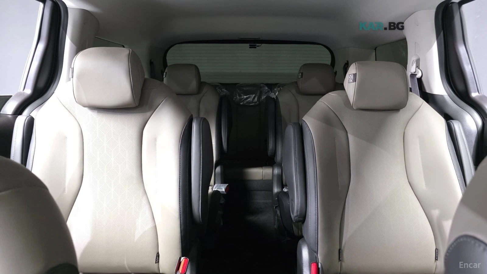 Kia Carnival Prestige* ПОДГРЕВ* ОБДУХВАНЕ* ДИСТРОНИК* КАМЕРА* , снимка 11 - Автомобили и джипове - 55393657