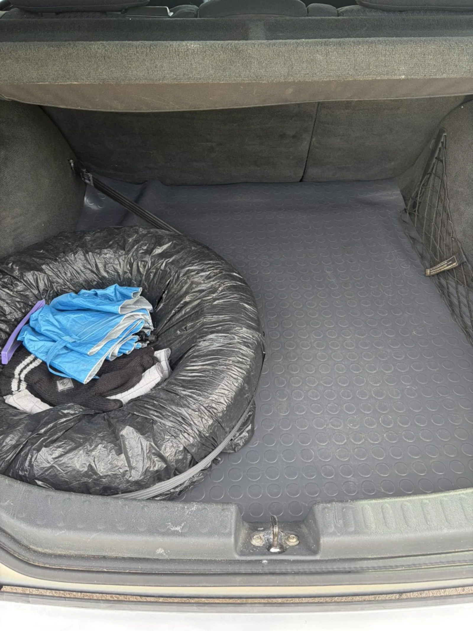 Volvo V40 2.0T, снимка 9 - Автомобили и джипове - 55425914