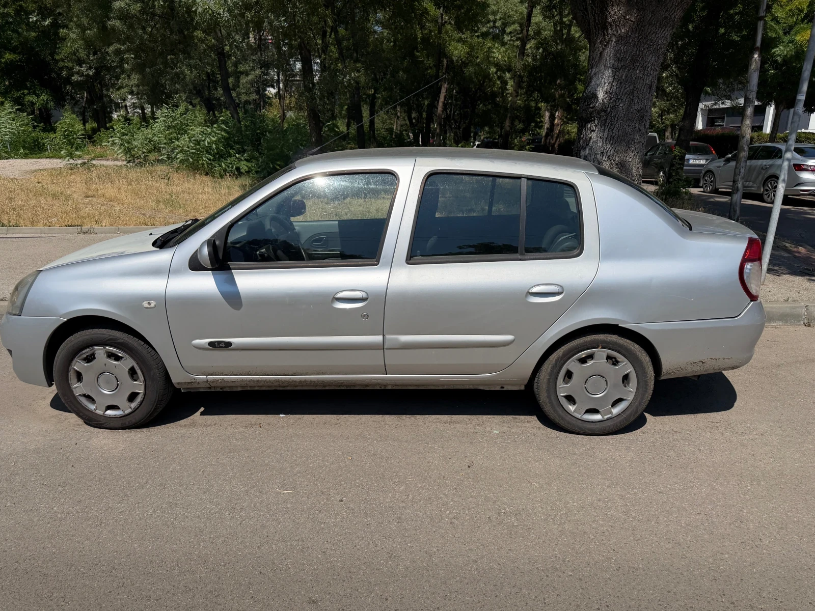 Renault Symbol, снимка 2 - Автомобили и джипове - 55738072