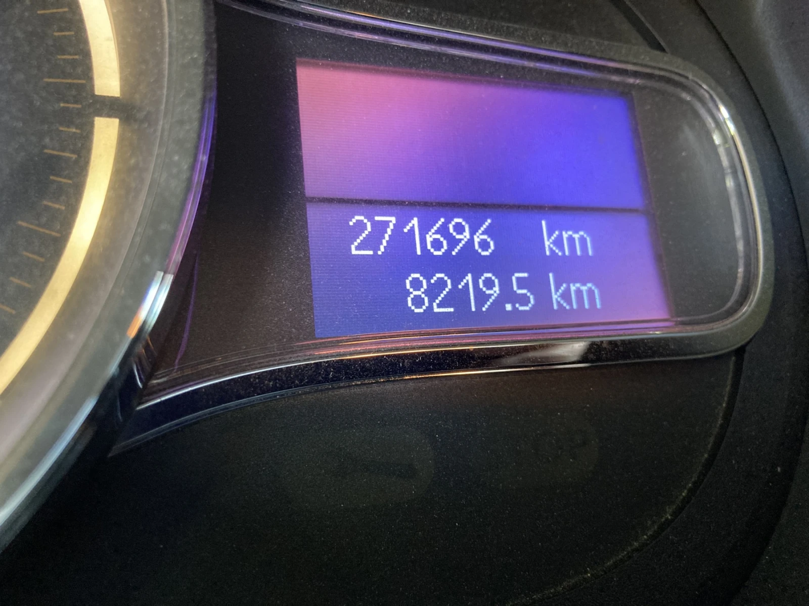 Renault Fluence 1.6 Такси, снимка 5 - Автомобили и джипове - 56103036