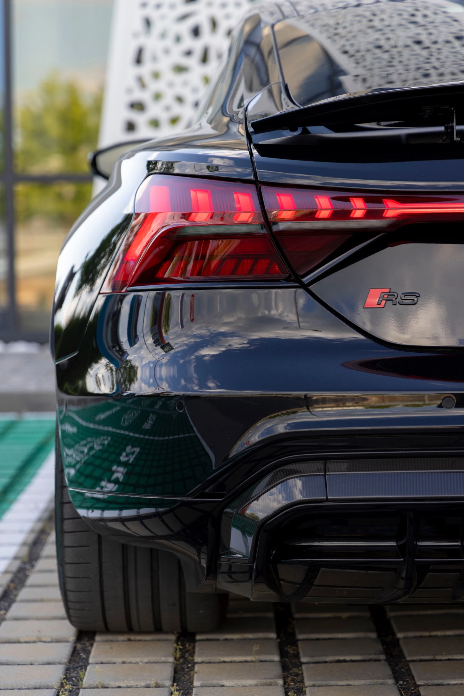 Audi E-Tron GT RS Налична, снимка 11 - Автомобили и джипове - 56129118