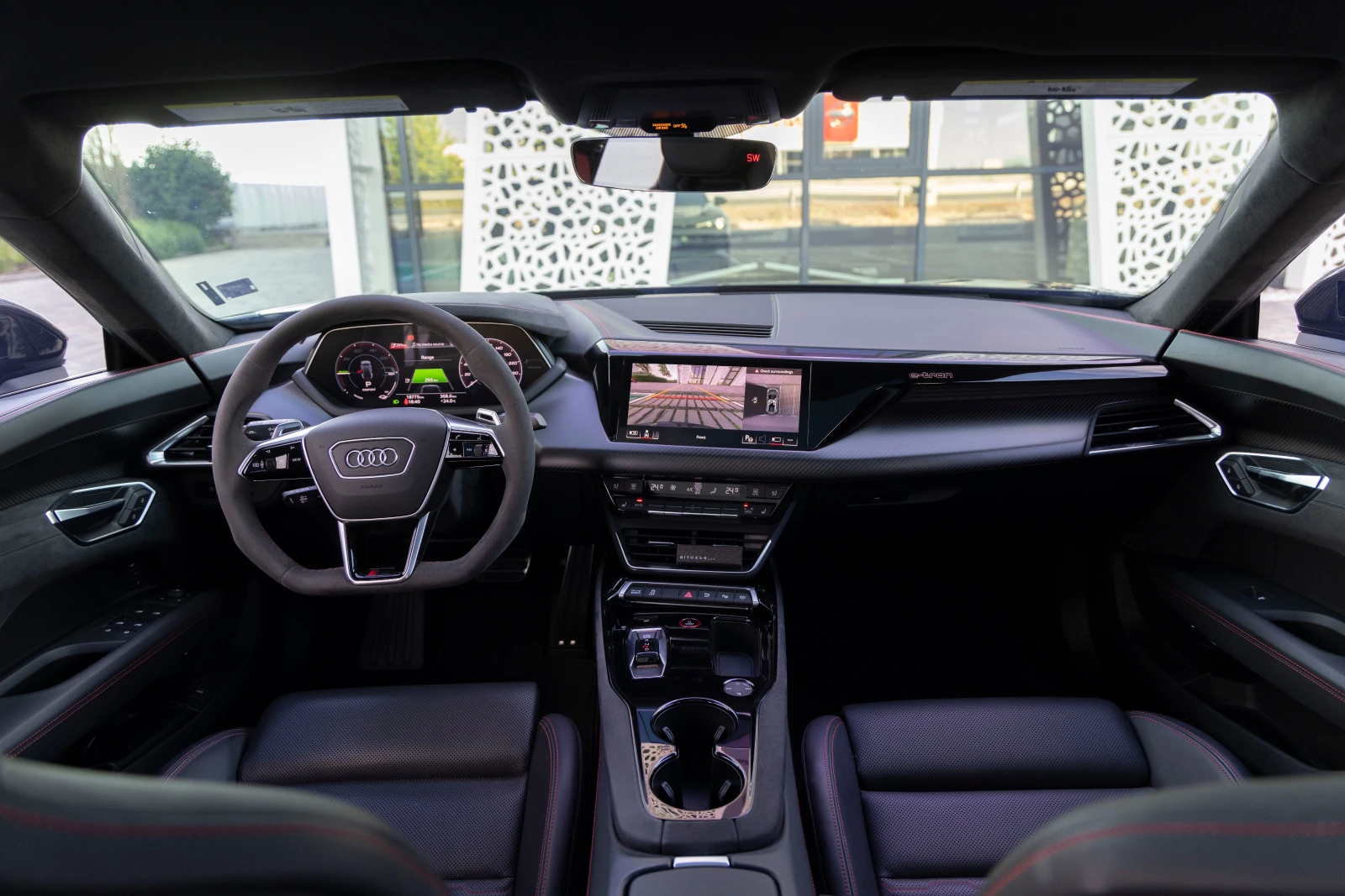Audi E-Tron GT RS Налична, снимка 7 - Автомобили и джипове - 56129118